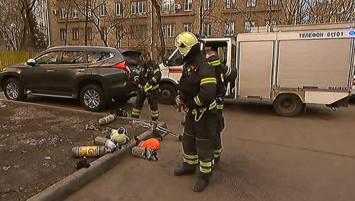 В Приморье тушат загоревшуюся кровлю больницы