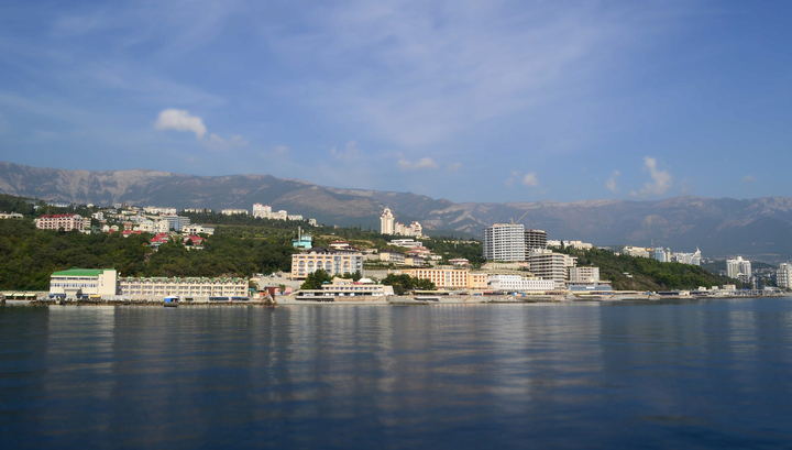 В Крыму стартует курортный сезон. Пока только для местных